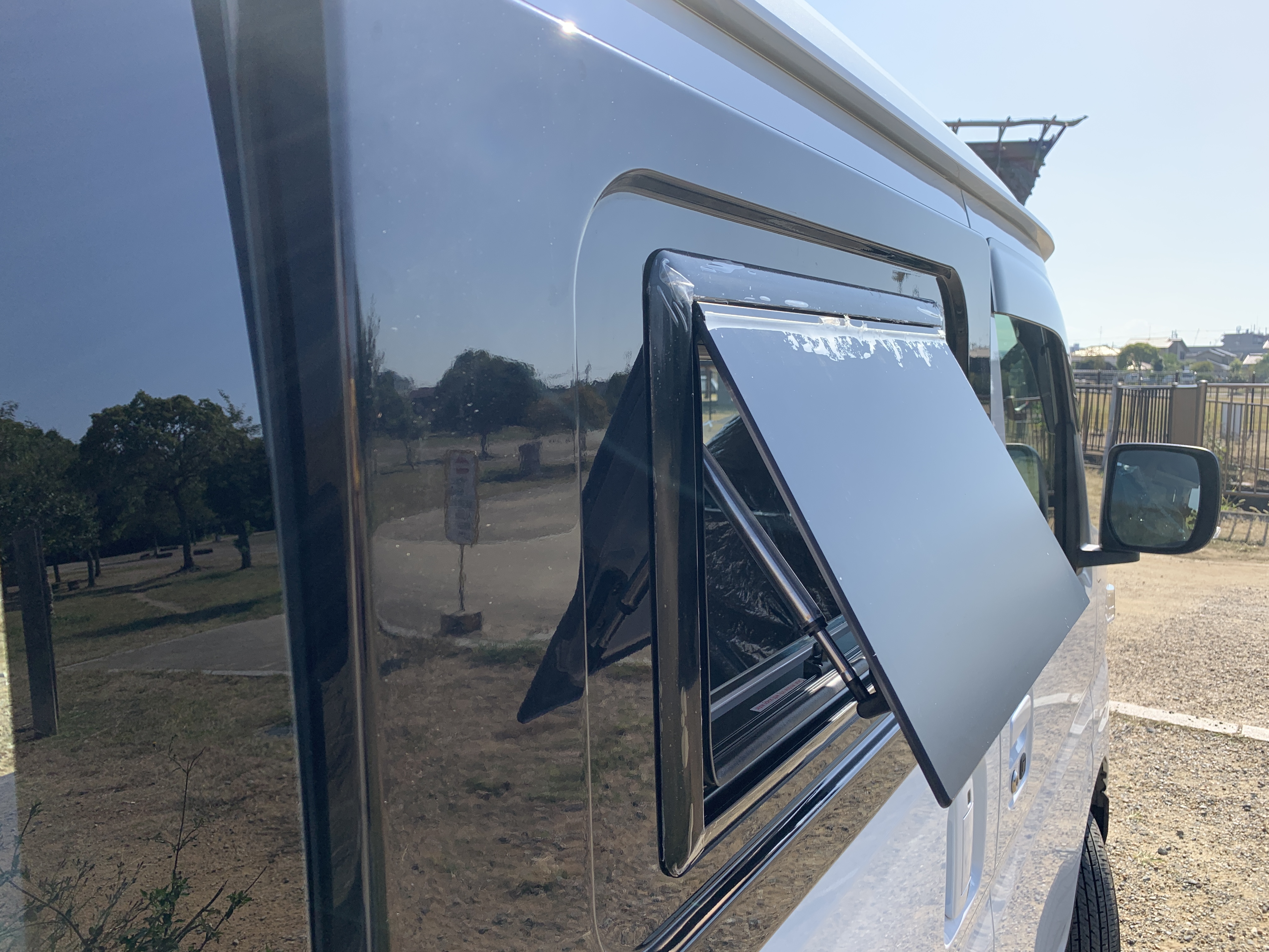 アクリル2重窓網戸、シェード付き